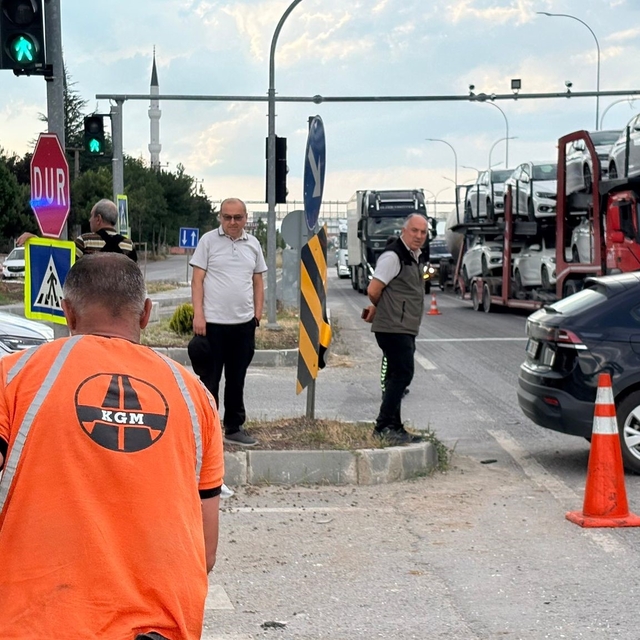 Kütahya'da iki otomobil çarpıştı: 5 yaralı