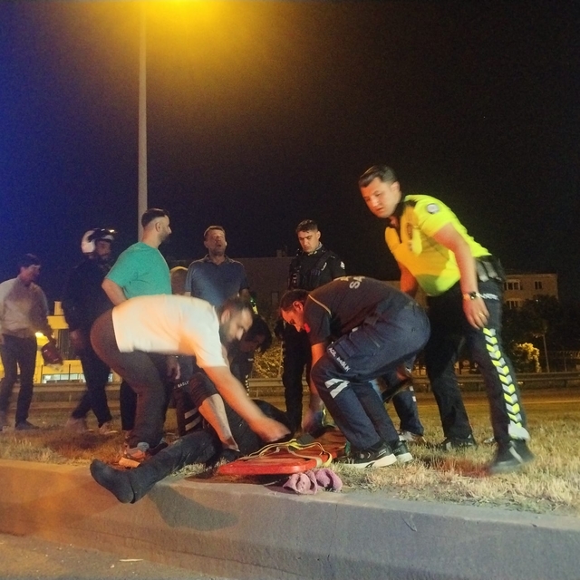 Bursa'da devrilen motosikletin sürücüsü ağır yaralandı