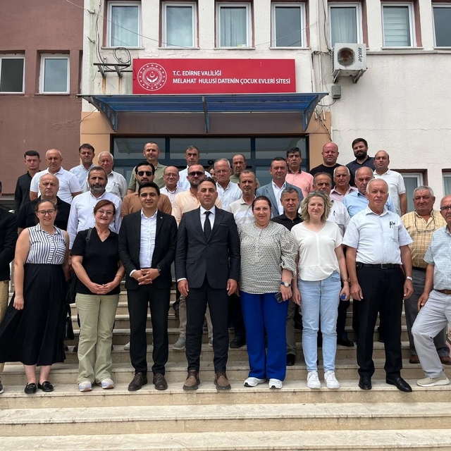 Edirne'de muhtarlara yönelik sosyal hizmetler toplantısı gerçekleştirildi