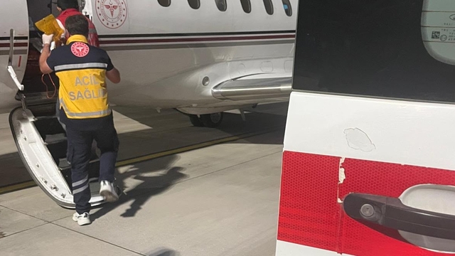 Tokat'ta ambulans uçak 9 günlük bebek için havalandı