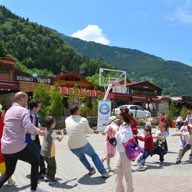 KTÜ Hayal Kulübü üyeleri Uzungöl'de ilkokul öğrencileriyle buluştu