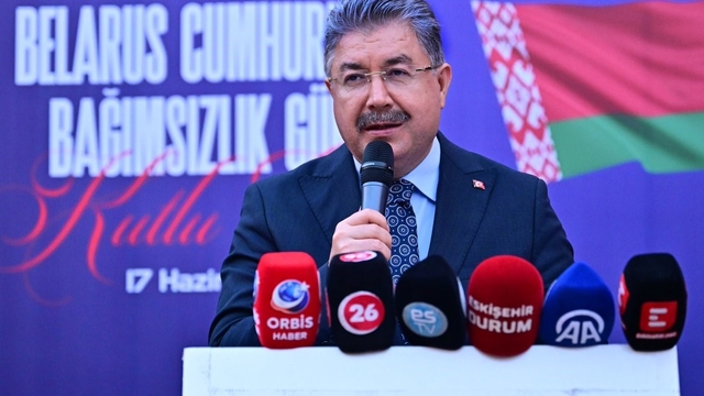 Eskişehir'de Belarus Bağımsızlık Günü resepsiyonu düzenlendi
Vali Yılmaz'dan Belarus resepsiyonunda 'güçlü iş birliği' vurgusu yapıldı