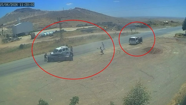 5 kişinin yaralandığı silahlı kavga kamerada