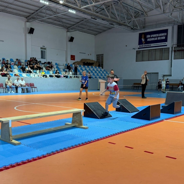 Okul Sporları Parkur Cimnastik Müsabakaları Nazilli'de yapıldı