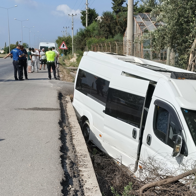 Yolcu minibüsünde dehşet anları kamerada: Kaçırdığı minibüsle kaza yapıp öl...