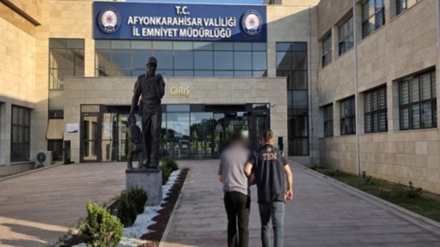 FETÖ'den hapis cezasıyla aranan şahsı polis yakaladı