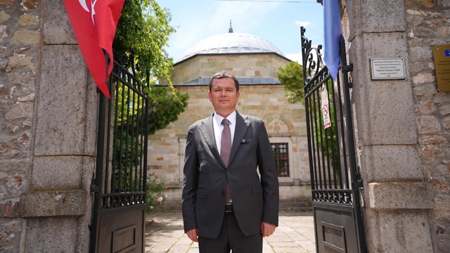 Sultan 1. Murad Hüdavendigâr Han Kosova'da dualarla anıldı
Osmangazi Belediyesi'nden Sultan 1. Murad Hüdavendigâr'a vefa programı
Başkan Erkan Aydın: "Kardeşlik ve birlik ruhunu yaşatmayı sürdüreceğiz"