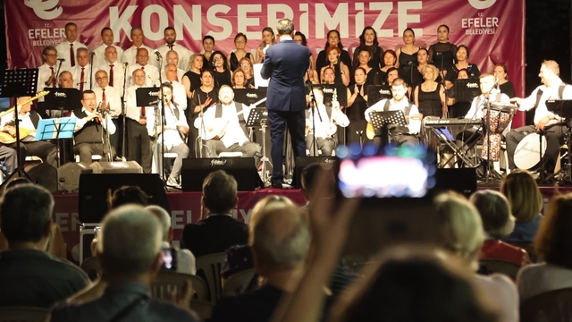 Pınarbaşı'nda yaz konseri ilgi gördü