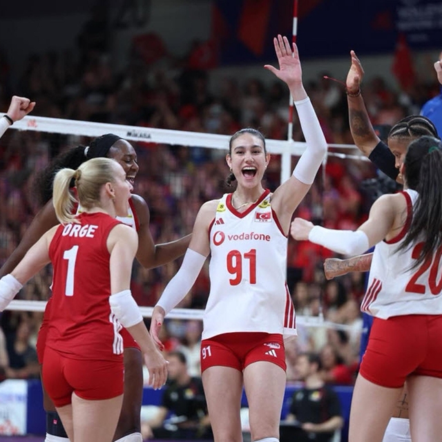 İzmir'in voleyboldaki gururu Defne