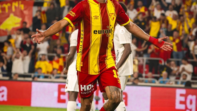 Göztepe Andre Henrique'yi bitiriyor