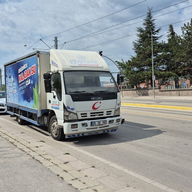 Kalabak su kamyonunun çarptığı 9 yaşındaki çocuk ağır yaralandı