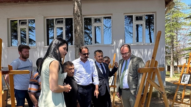 Resim sergisi büyük ilgi gördü