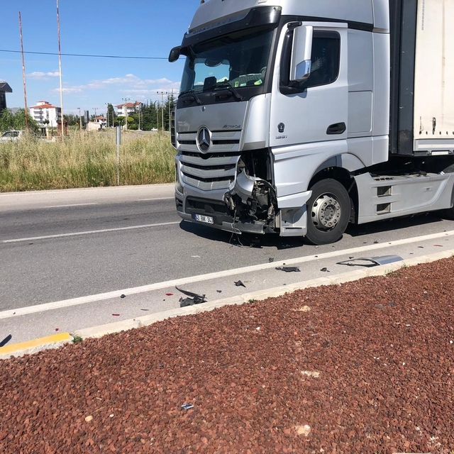 Bolvadin'de trafik kazası: 1 yaralı