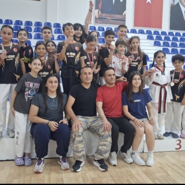 Taşbacaspor, Minikler Taekwondo İl Seçmelerinde Takım Halinde Şampiyon Oldu