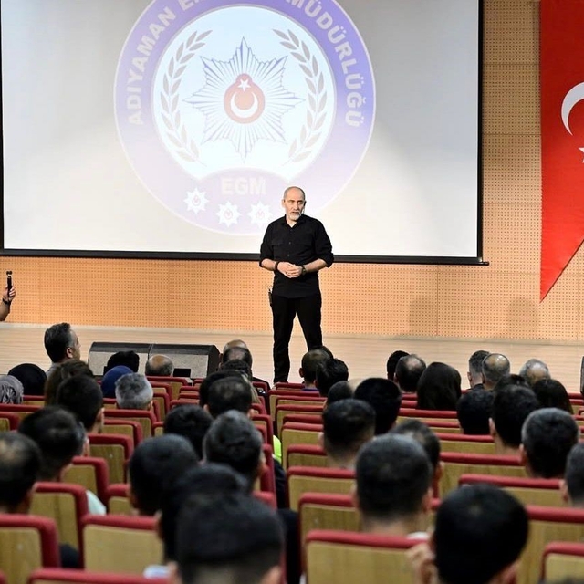 Adıyaman'da emniyet personeline moral ve motivasyon semineri