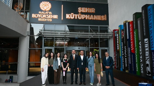 Bakan Yardımcısı Dr. Enes Eminoğlu'ndan Şehir Kütüphanesine tam not