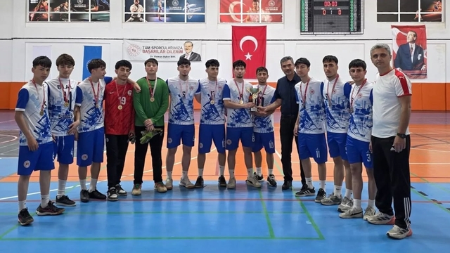 Futsalda şampiyonluk sevinci