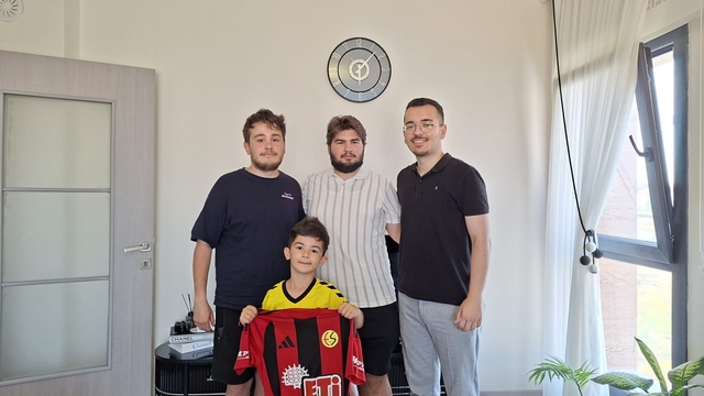 Eskişehirspor'un minik kahramanına Üni Nefer'den anlamlı ziyaret