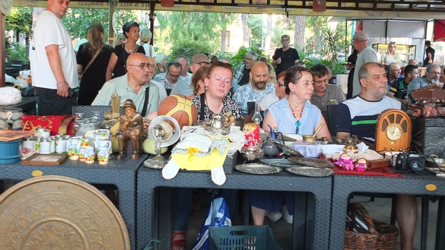 Balıkesir'de ikinci el mezatlarına ilgi arttı