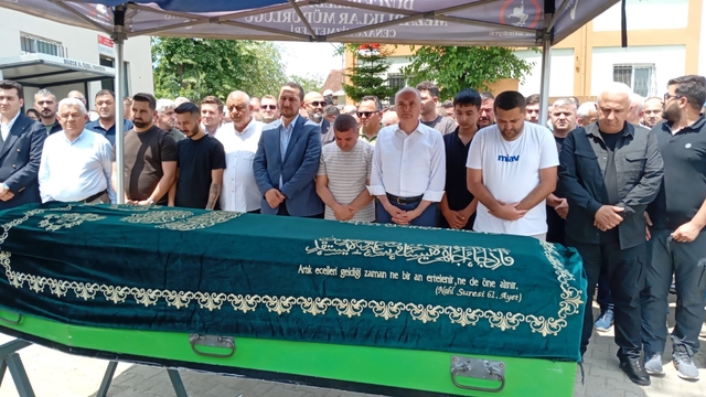Düzce Belediye Başkanı Özlü'nün şoförü son yolculuğuna uğurlandı