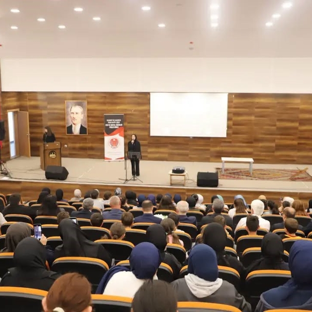 Bayburt'ta İstanbul'un fethinin 573. yılı programla kutlandı