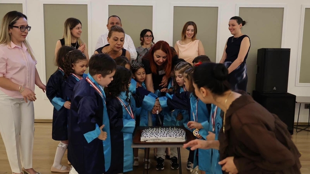 Merkezefendi'de miniklerin mezuniyet heyecanı
