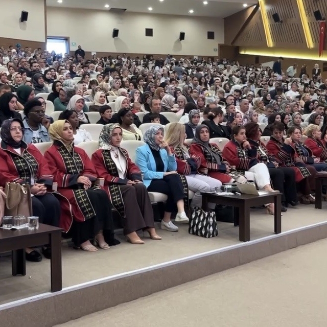 Hemşire adayları mezuniyet coşkusu yaşadı