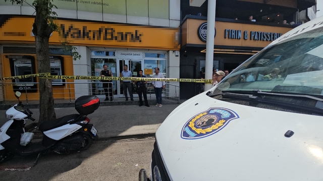 Zonguldak'ta bankada icra öfkesi: Silahla ateş açtı
Şüpheli şahıs gözaltına alındı