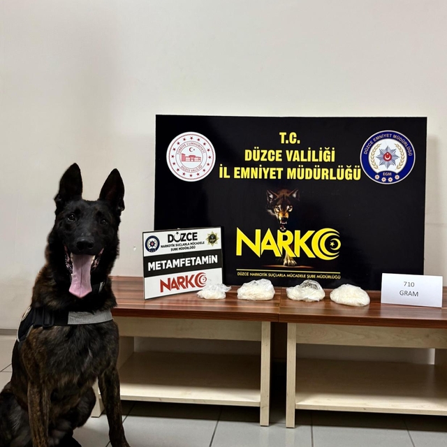 Düzce'de motor bölümünde uyuşturucu bulunan taksinin sürücüsü tutuklandı