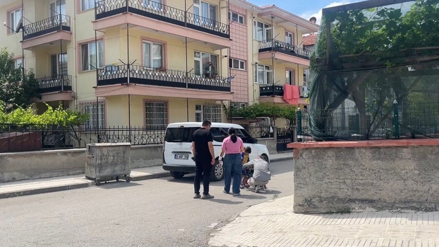 Çorum'da genç kadın tartıştığı anne ve babasını bıçakla rehin aldı