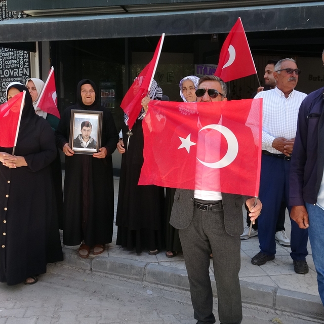 Vanlı ailelerin evlat nöbeti 120'nci haftasında sürüyor