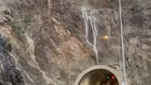 Artvin- Erzurum karayolunda heyelan