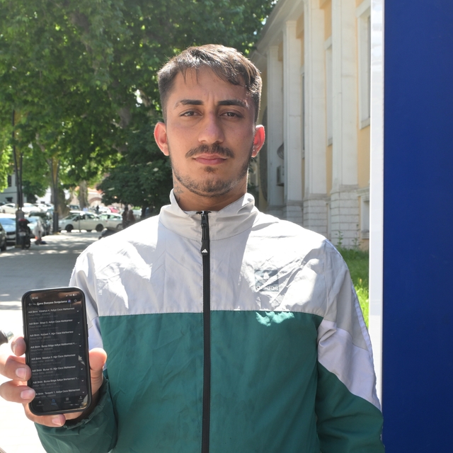 'IBAN mağduru' genç davadan davaya koşuyor
Uğur Çınaroğlu yaklaşık iki yıld...