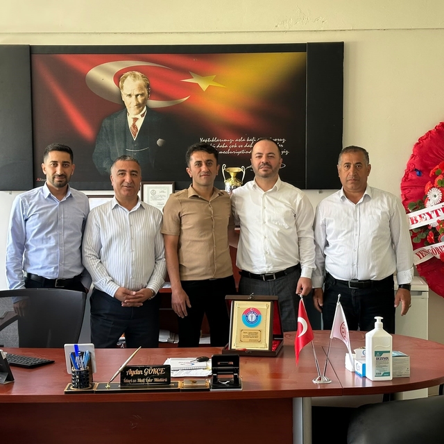 Sağlık-Sen: "Sağlık çalışanları insan hayatını öncelerken yoğun iş temposuy...