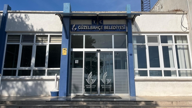 Seferihisar Belediyesi'ndeki yolsuzluk operasyonunda yeni gelişme: Eski Güzelbahçe Belediye Başkanı'nın eşi gözaltında