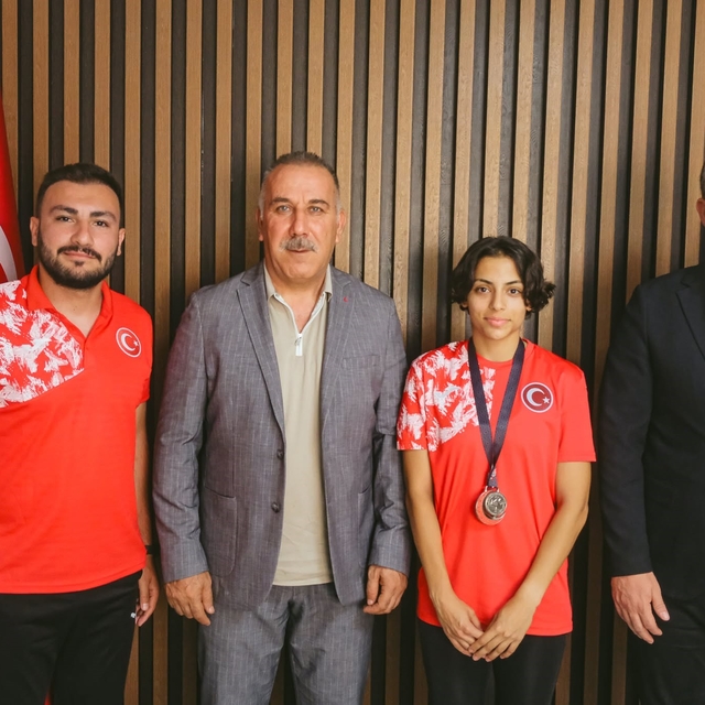 Gençlik ve Spor İl Müdürü Yığmatepe başarılı sporcuyu ağırladı