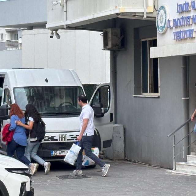 Seferihisar Belediyesi'ne operasyonda 7 şüpheli adliyede