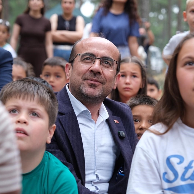 Orhaneli'de yıl sonu sergisi ve çocuk şenliği renkli görüntülere sahne oldu