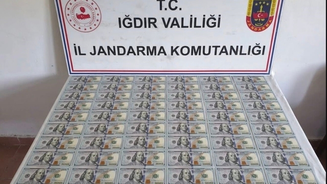 Iğdır'da 10 bin dolar değerinde sahte banknot ele geçirildi