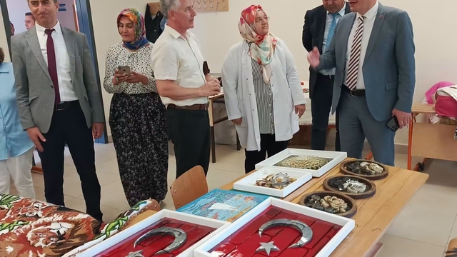 Kaymakam Türker Halk Eğitimi Merkezi kursiyerlerle bir araya geldi