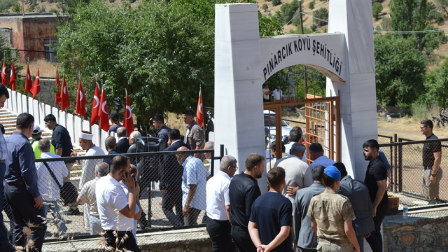 Mardin'de PKK'lı teröristlerin 39 yıl önce şehit ettiği 30 kişi anıldı
