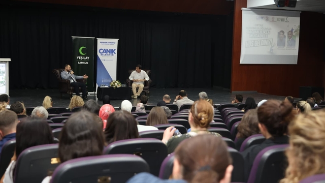Canik'ten 'bağımsızlık' mesajı