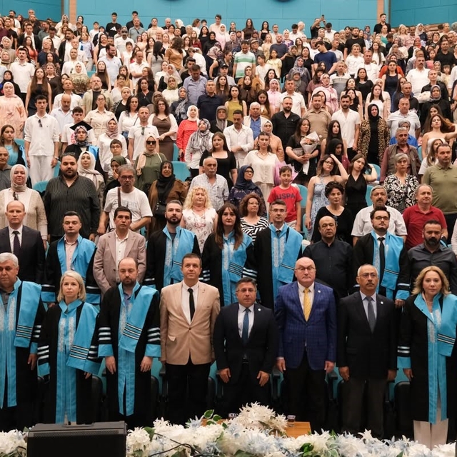Balıkesir MYO'da mezuniyet töreni düzenlendi
