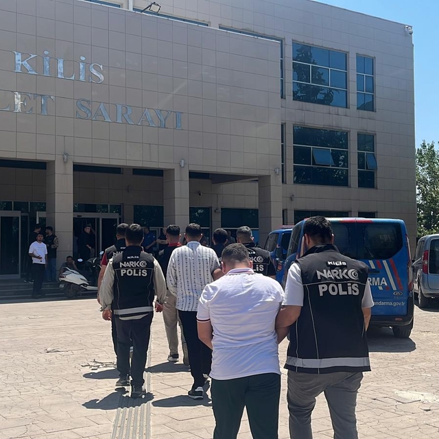 Kilis'te uyuşturucu operasyonunda 3 zanlı tutuklandı