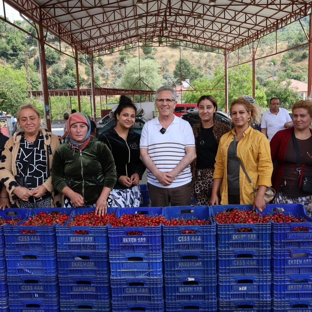 Başkan Tetik Aşağı Yakacık'ta vatandaşlarla buluştu