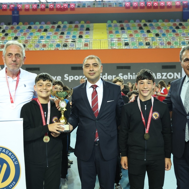 Trabzon'da "Okul Sporları Ödül Töreni" düzenlendi
