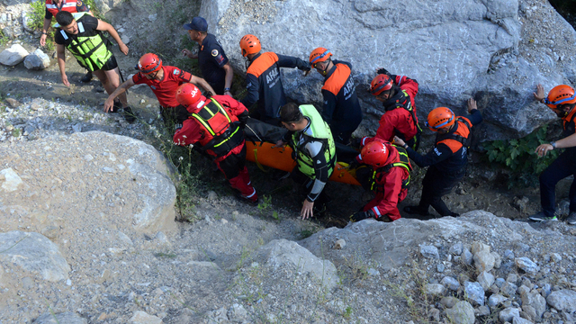 Su seviyesi yükselince nehirde kayboldu, cansız bedeni bulundu (2)