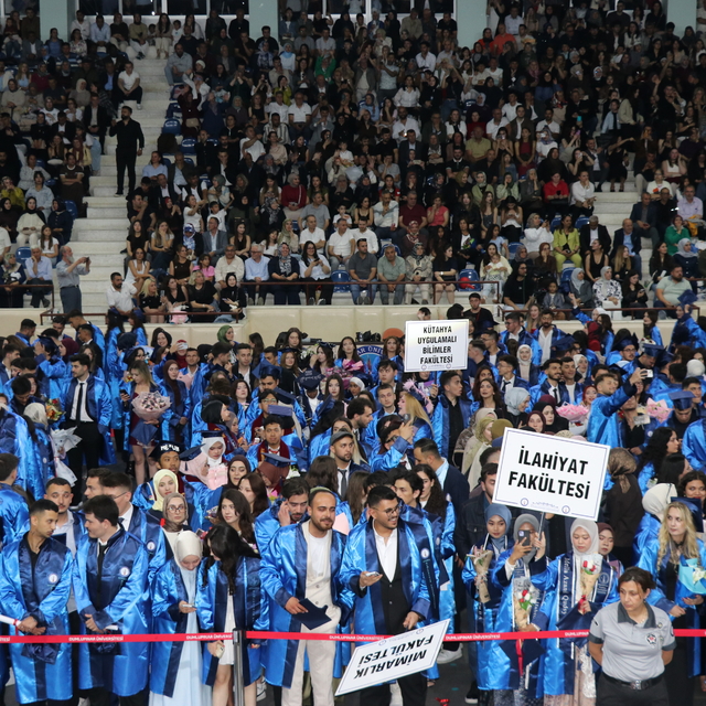 Kütahya DPÜ'de mezuniyet töreni düzenlendi