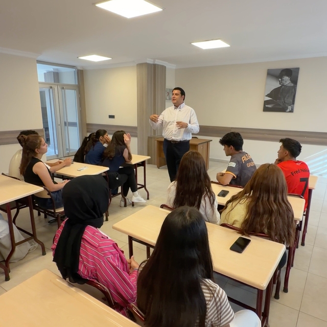 Yılmaz'dan YKS'ye girecek öğrencilere moral ve destek mesajı