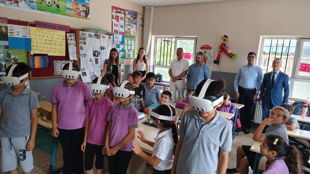 Yenipazar'da eğitimde teknoloji hamlesi
Öğrenciler sanal gerçeklikle öğrendi